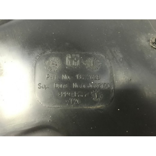 Підкрилок передній правий передня частина Opel Zafira B 2005-2011 13129628